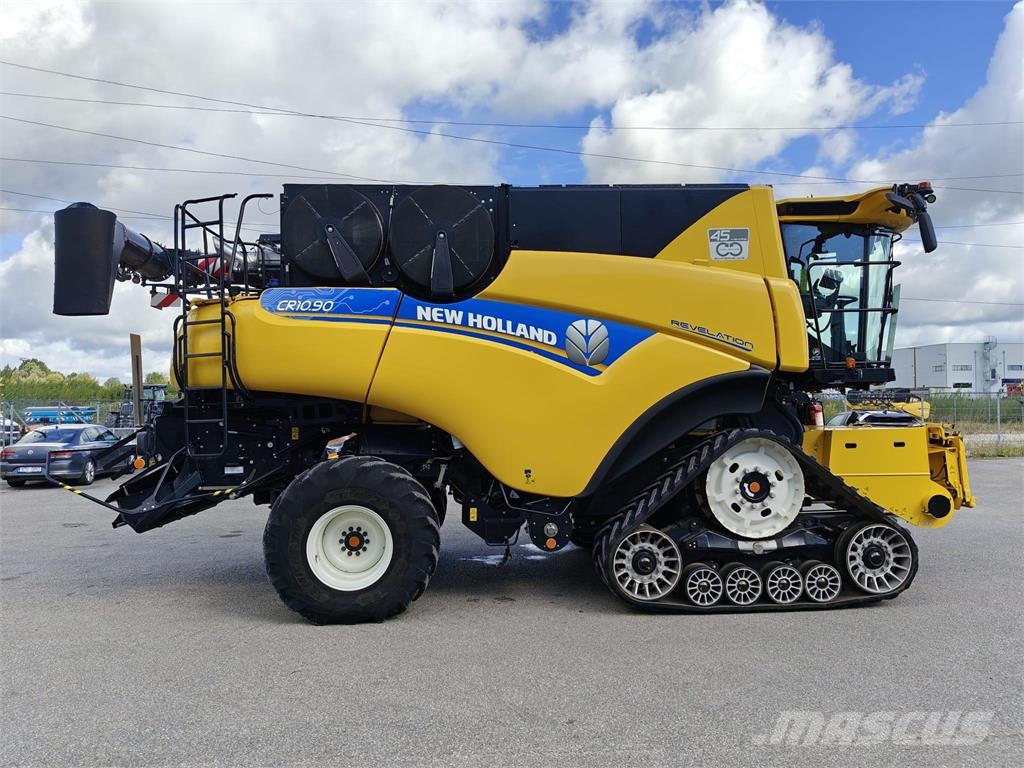 New Holland CR 10.90 - Macdon FD140 Комбайни