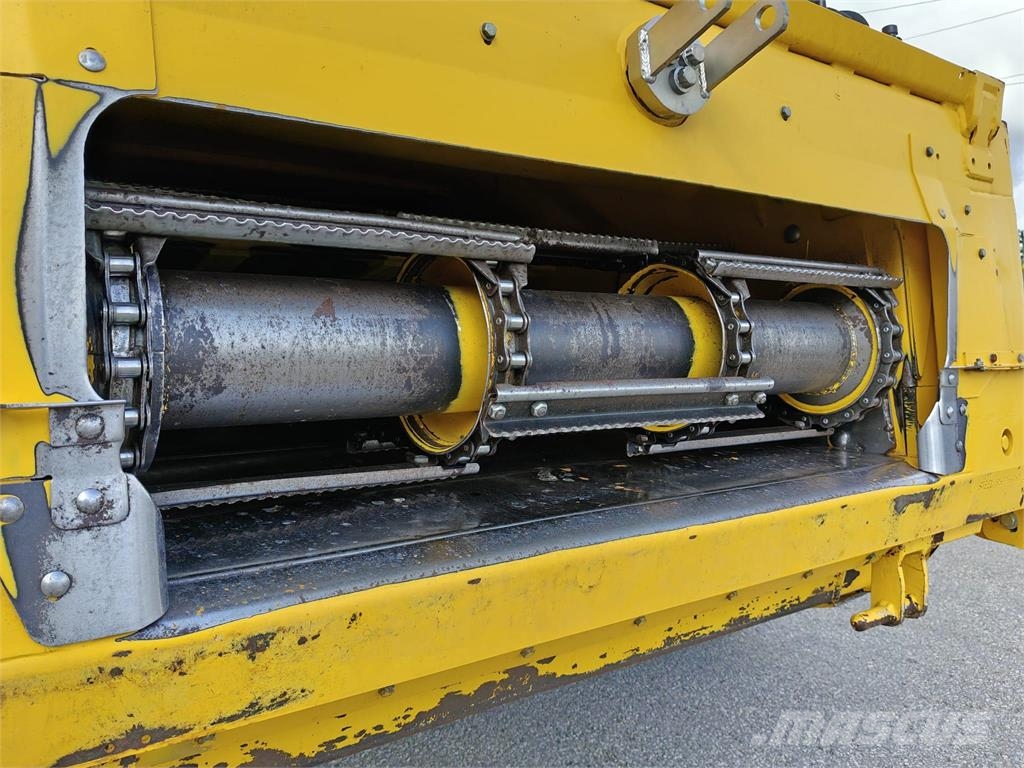 New Holland CR 10.90 - Macdon FD140 Комбайни