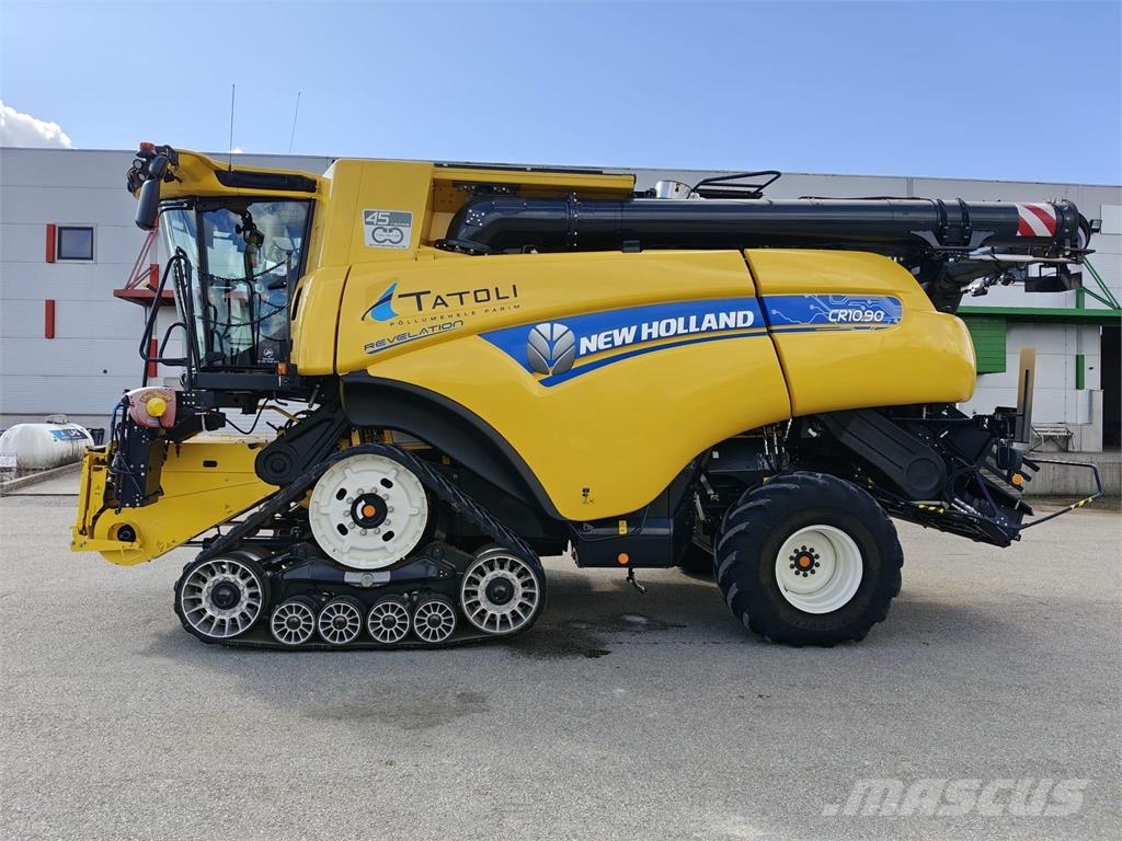 New Holland CR 10.90 - Macdon FD140 Комбайни