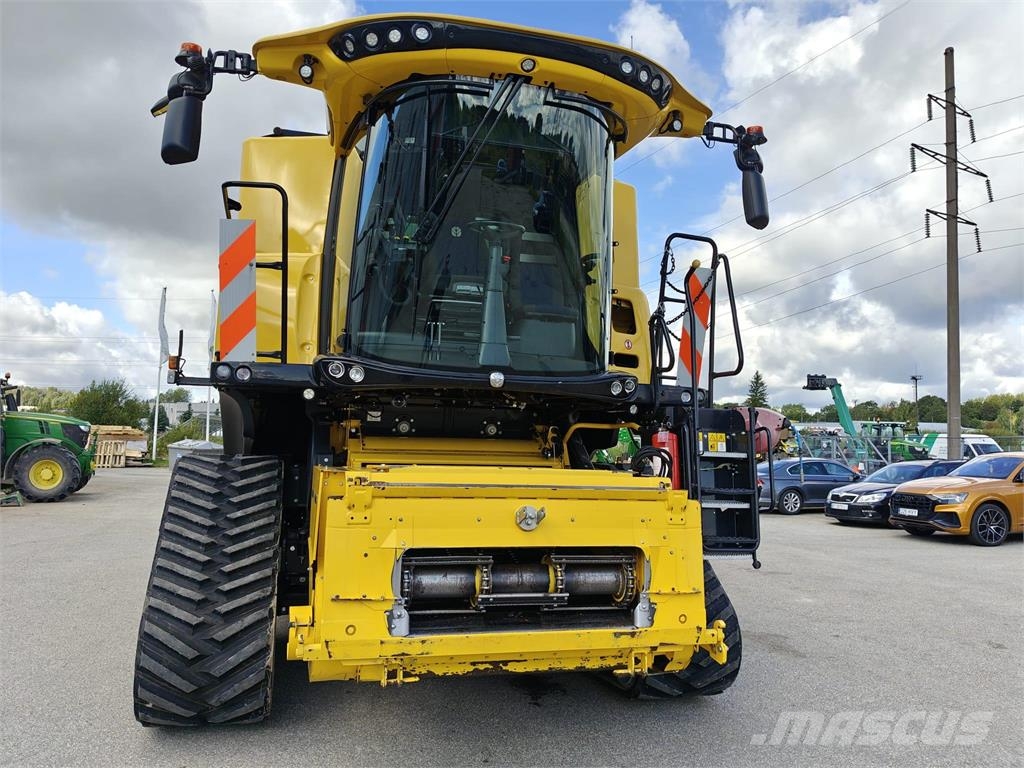 New Holland CR 10.90 - Macdon FD140 Комбайни