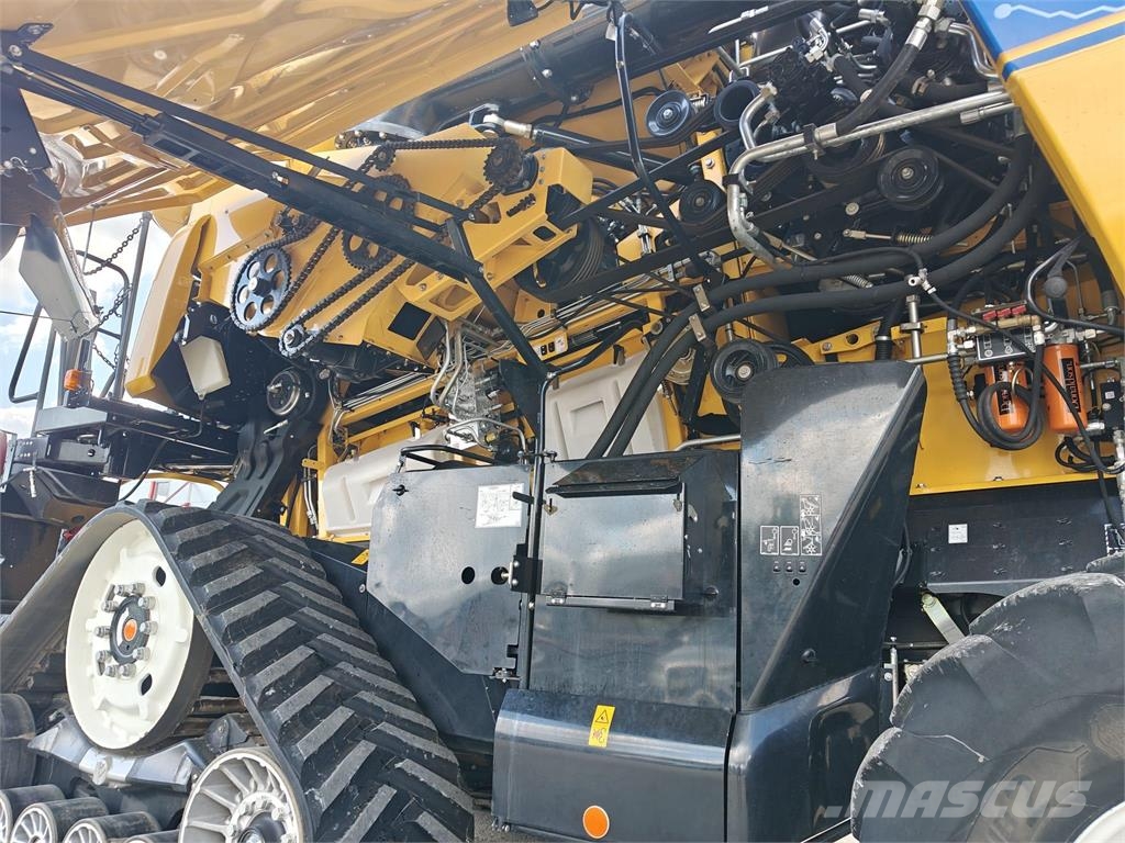 New Holland CR 10.90 - Macdon FD140 Комбайни