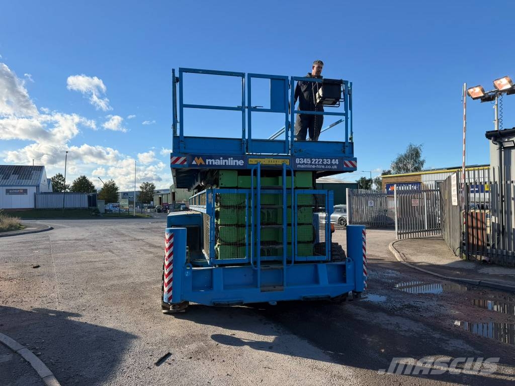 Holland Lift HL340-D30 رافعات مقصية الشكل