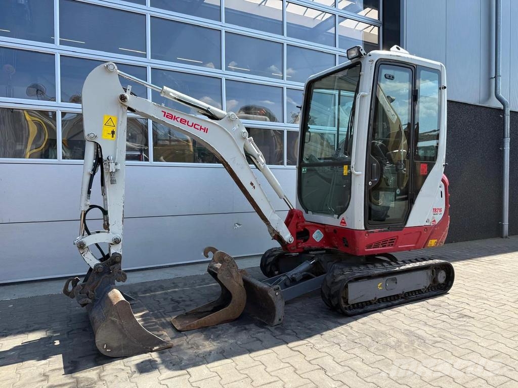Takeuchi TB216 Midigravere 7 - 12t