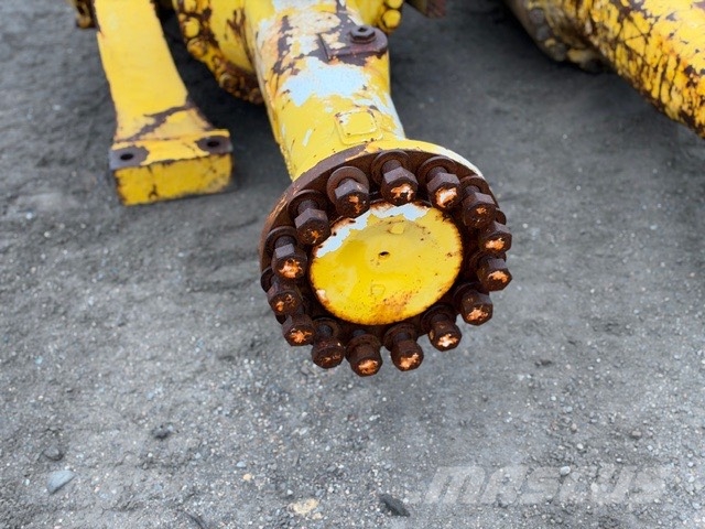 Komatsu WA 320-3 AXLES USED Assen