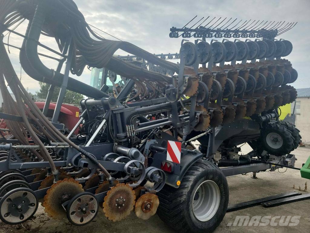 Sulky-Burel SKY MAXIDRILL SW 9000 (1755 hectares) Kombinētās sējmašīnas