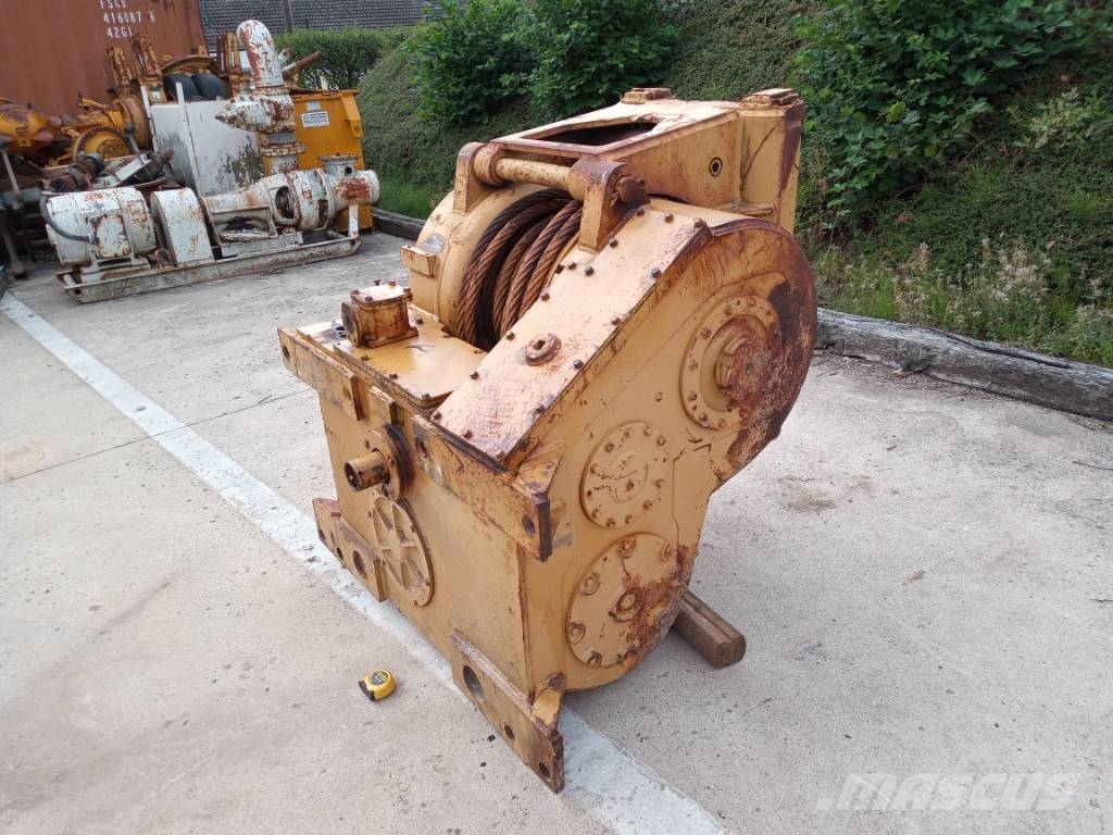CAT 58 winch to fit D8K with fairlead Autres accessoires