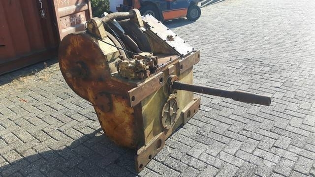 CAT 58 winch to fit D8K with fairlead Autres accessoires