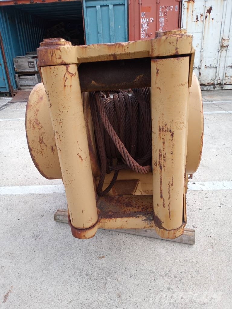 CAT 58 winch to fit D8K with fairlead Autres accessoires