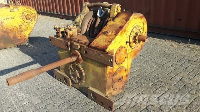 CAT 58 winch to fit D8K with fairlead Autres accessoires