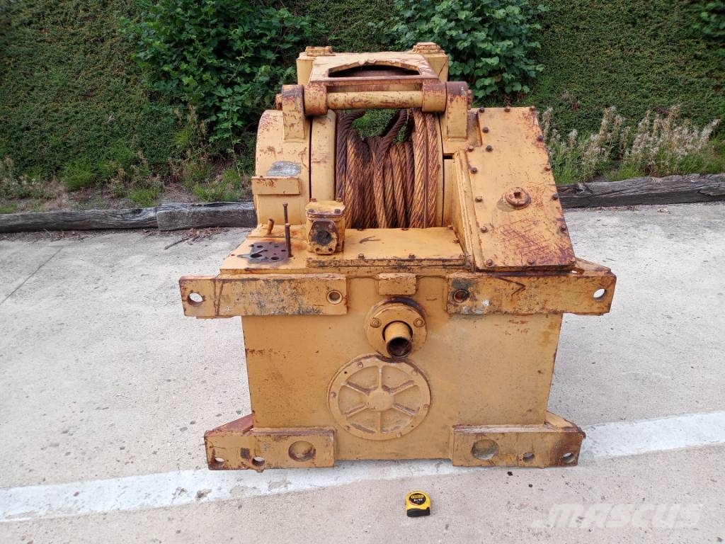 CAT 58 winch to fit D8K with fairlead Autres accessoires