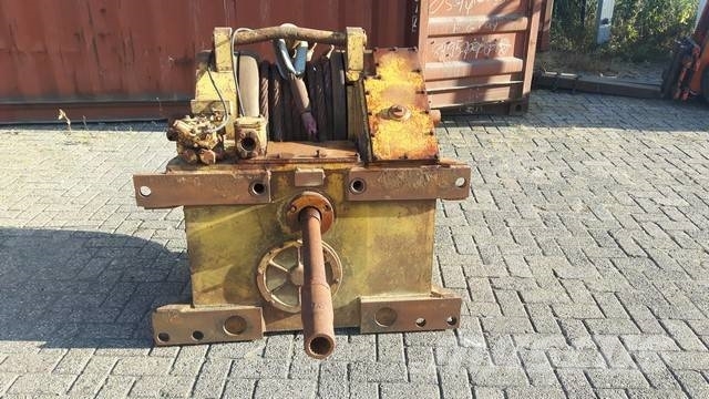 CAT 58 winch to fit D8K with fairlead Autres accessoires