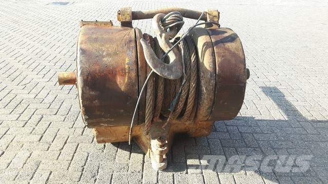 CAT 58 winch to fit D8K with fairlead Autres accessoires