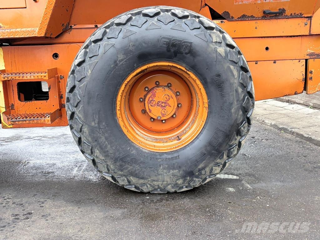 Hamm 2451SD 15.2T Compactor Roller Vibrator 6 Cilinder Kiti volai