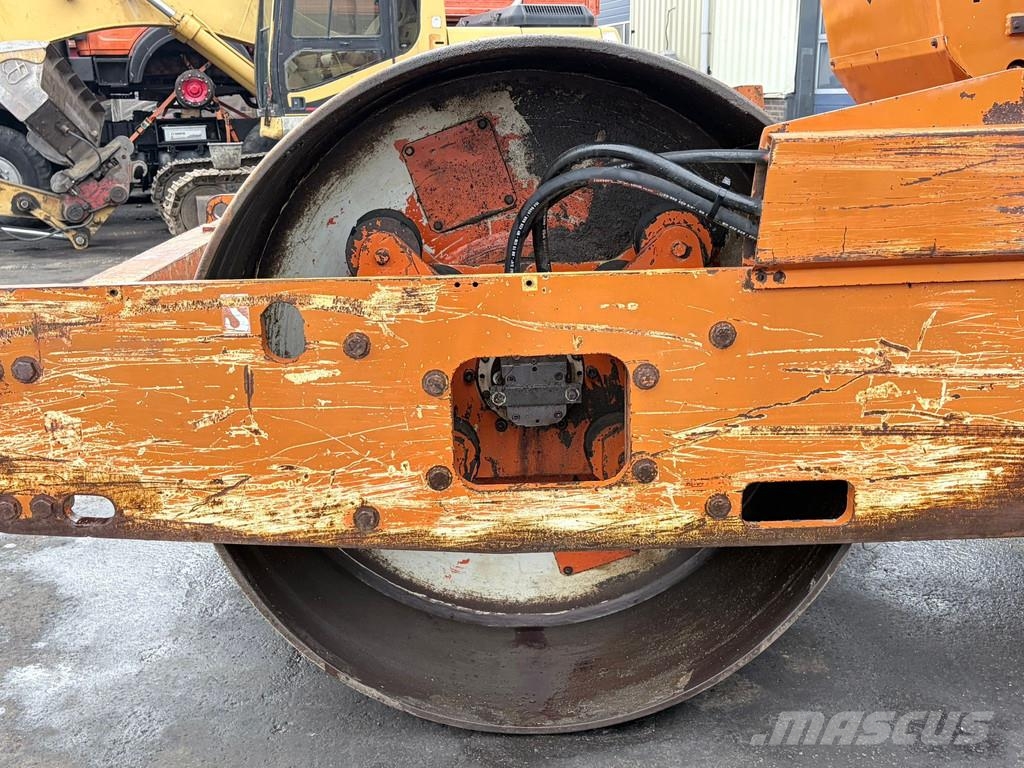 Hamm 2451SD 15.2T Compactor Roller Vibrator 6 Cilinder Kiti volai