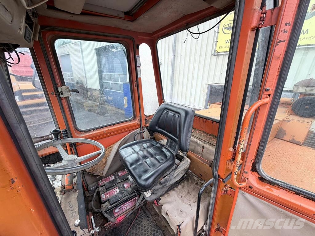 Hamm 2451SD 15.2T Compactor Roller Vibrator 6 Cilinder Kiti volai
