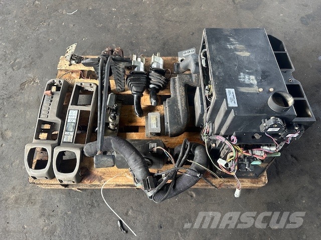 CAT 330 B L USED PARTS CAB Cabine si interior