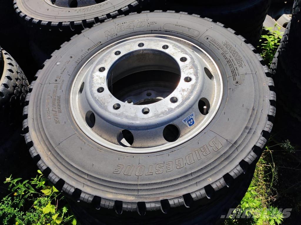 Bridgestone wheels 275/70 R22,5 on Alcoa aluminum rims Neumáticos, ruedas y llantas