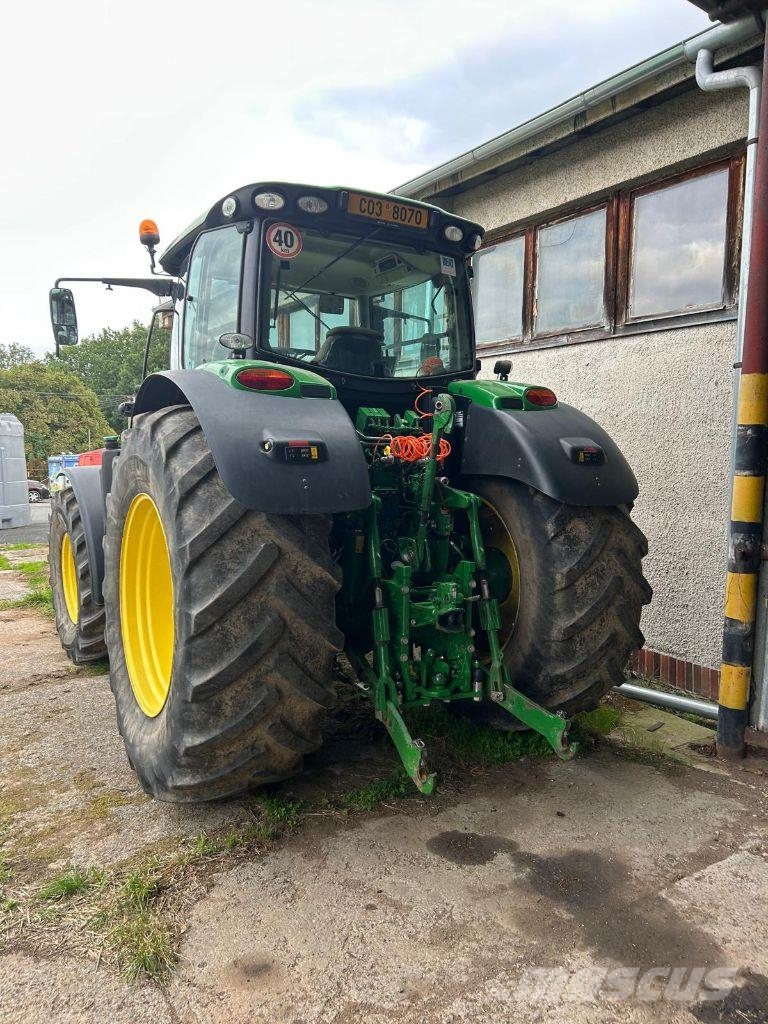 John Deere 6R 215 Traktorit