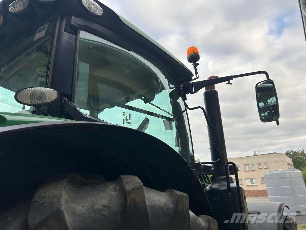 John Deere 6R 215 Traktorit