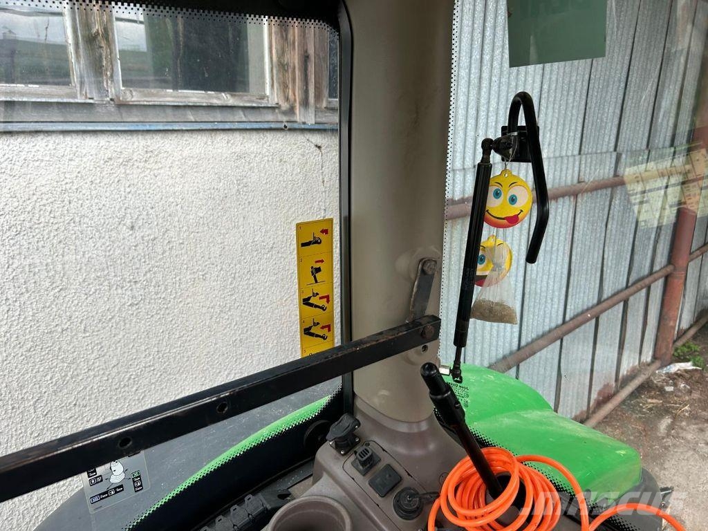 John Deere 6R 215 Traktorit