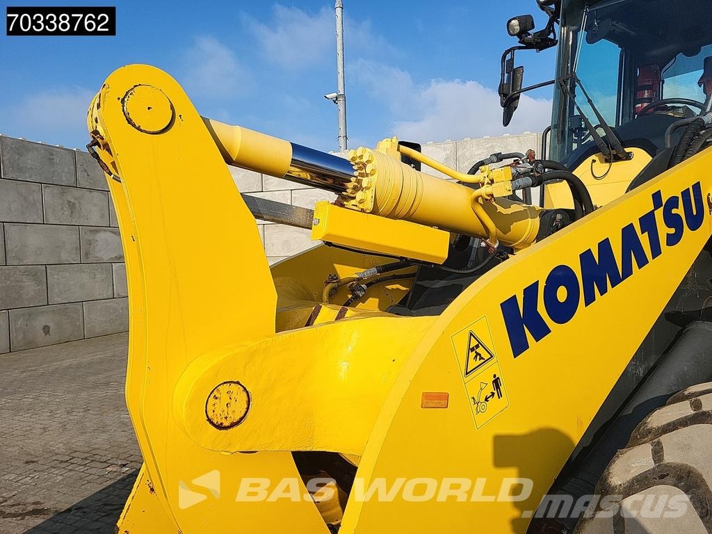 Komatsu WA320 -8 Wheel loaders