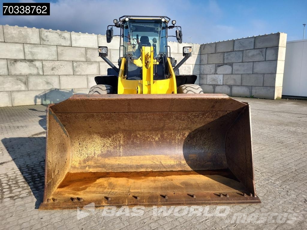 Komatsu WA320 -8 Wheel loaders