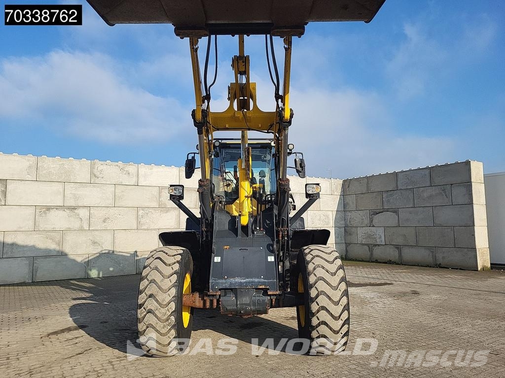 Komatsu WA320 -8 Wheel loaders