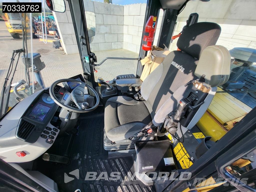Komatsu WA320 -8 Wheel loaders