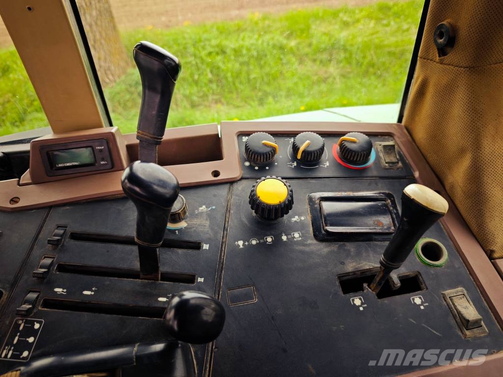 John Deere 7700 Трактора