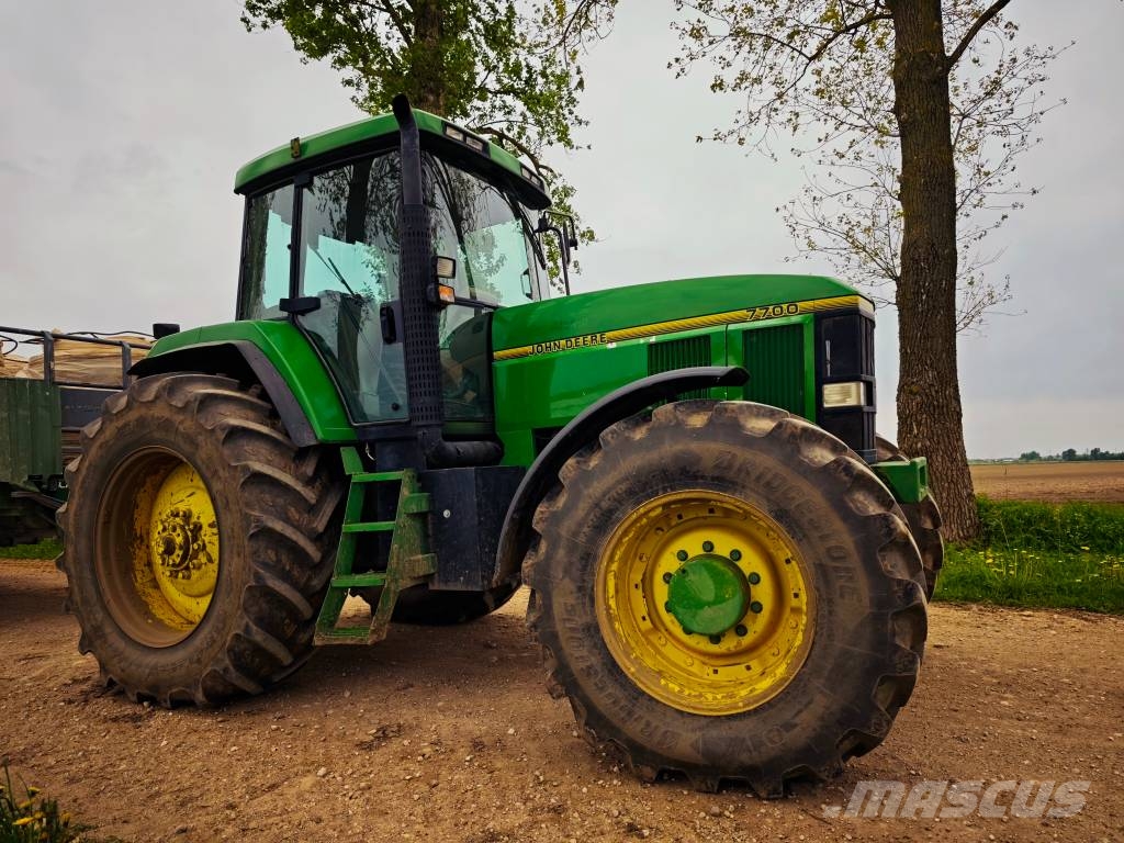 John Deere 7700 Трактора