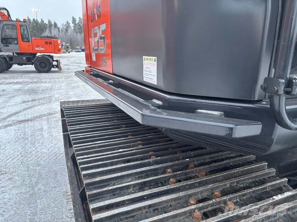 Hitachi ZX 135 US-7 / HW-Metsäalusta, Rasvari, Stage V حفارات زحافة