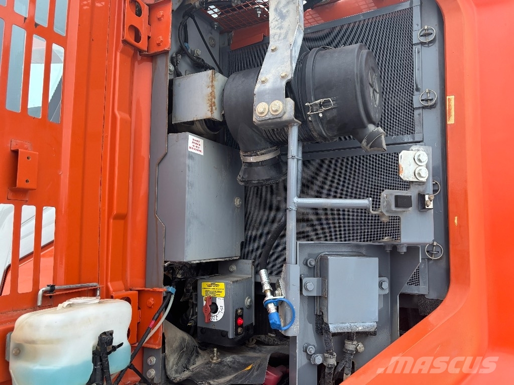 Hitachi ZX 135 US-7 / HW-Metsäalusta, Rasvari, Stage V حفارات زحافة