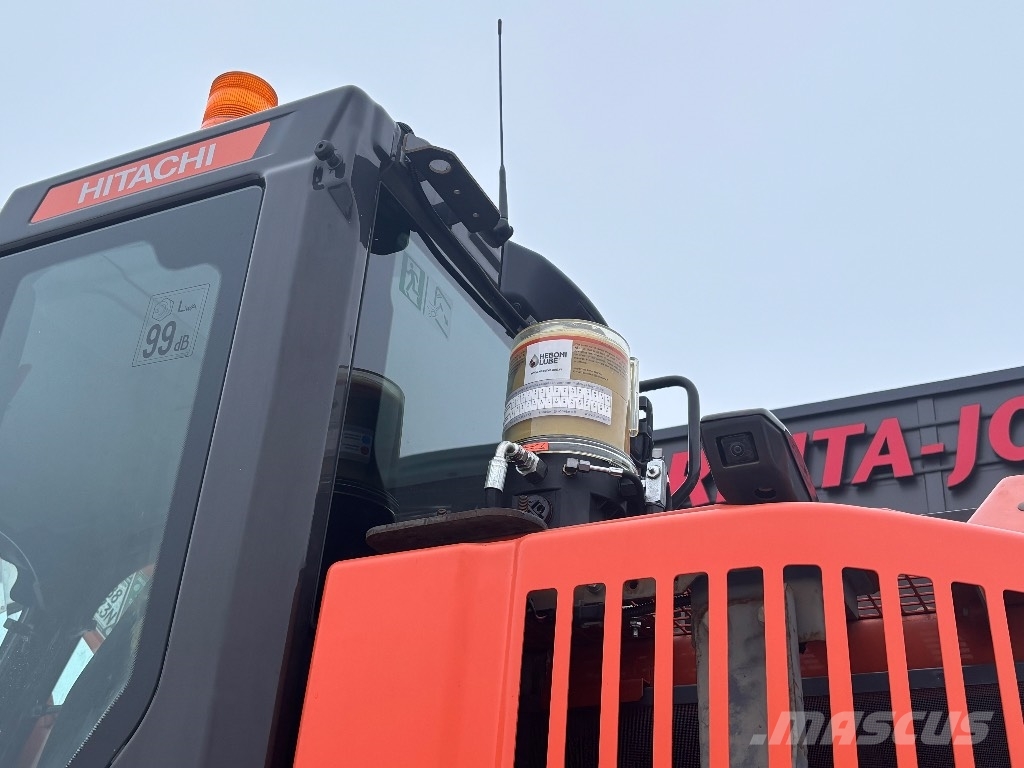 Hitachi ZX 135 US-7 / HW-Metsäalusta, Rasvari, Stage V حفارات زحافة