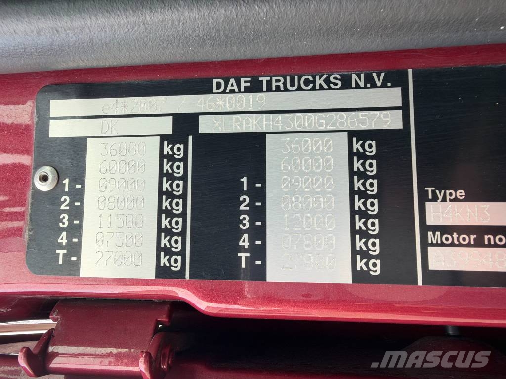 DAF XF530 8x2/4 Super Space Cab chassis Euro 6 Kamioni-šasije