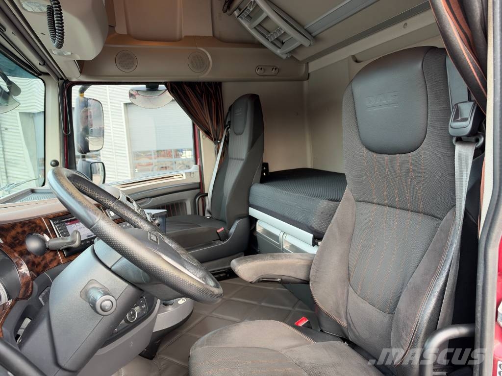 DAF XF530 8x2/4 Super Space Cab chassis Euro 6 Kamioni-šasije