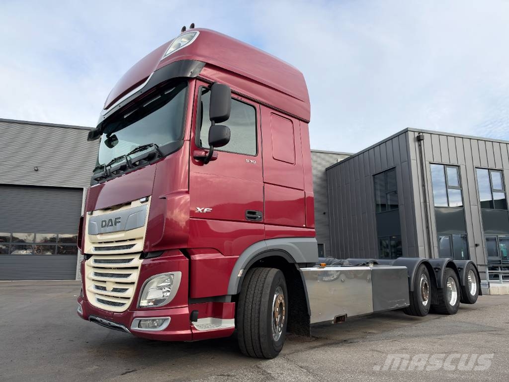 DAF XF530 8x2/4 Super Space Cab chassis Euro 6 Kamioni-šasije