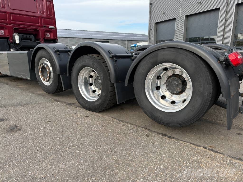 DAF XF530 8x2/4 Super Space Cab chassis Euro 6 Kamioni-šasije