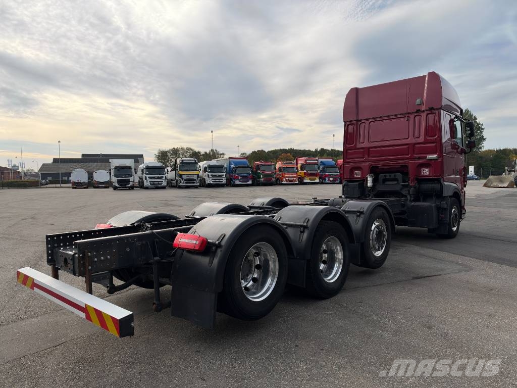 DAF XF530 8x2/4 Super Space Cab chassis Euro 6 Kamioni-šasije