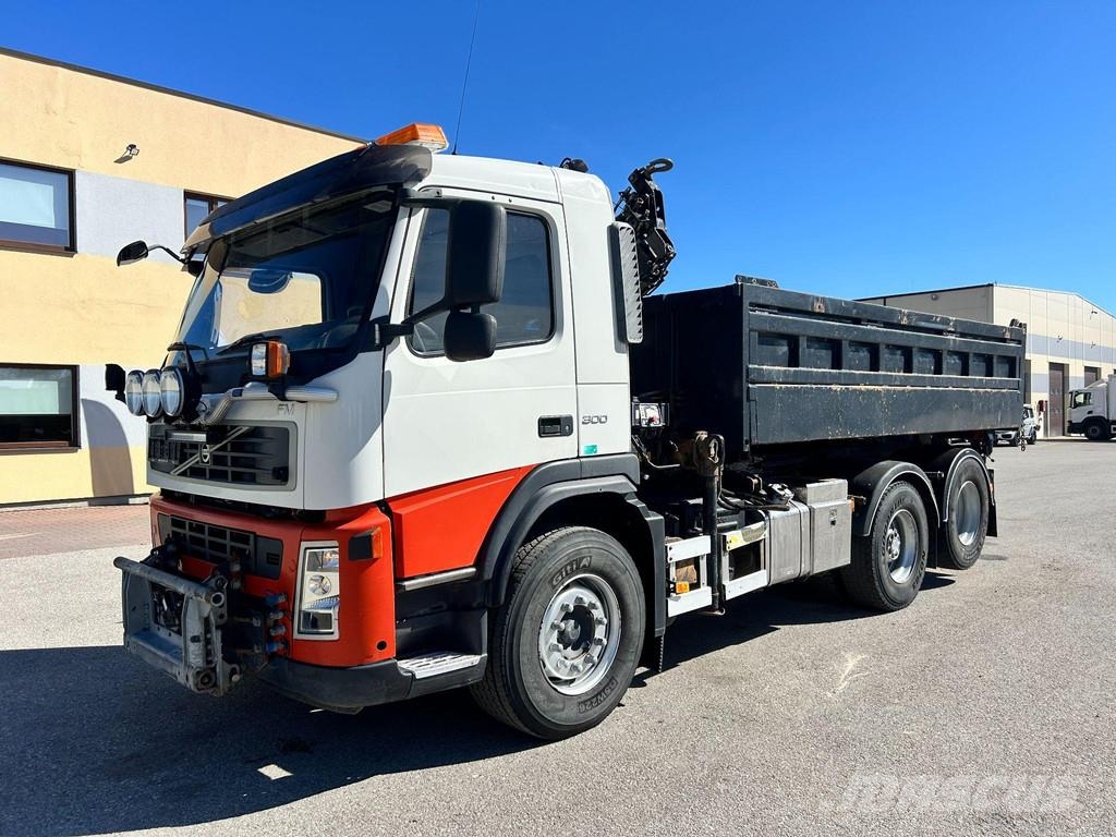 Volvo FM300 6X2 EURO4 + HIAB XS + TIPPER شاحنات الرافعات