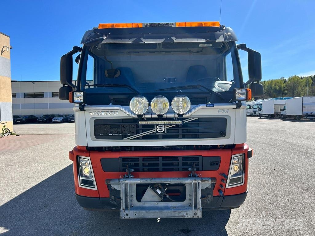 Volvo FM300 6X2 EURO4 + HIAB XS + TIPPER شاحنات الرافعات