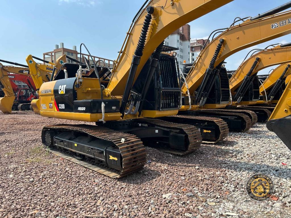 CAT 320D 대형 굴삭기 29톤 이상