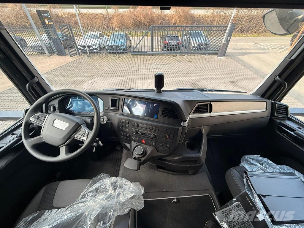 MAN TGS 26.520 MAN TGS 26.520 LL 6x2 Hiab 228-6 Kran All-Terrain-Krane