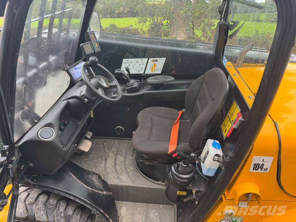 JCB 520-40 Телескопические погрузчики