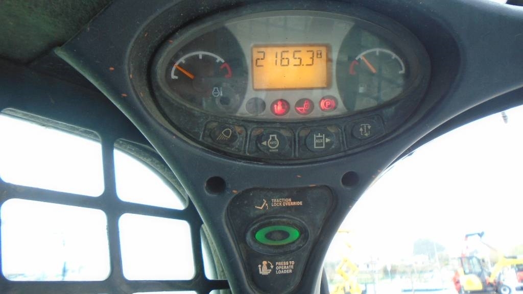 Bobcat T 450 لوادر انزلاقية التوجيه