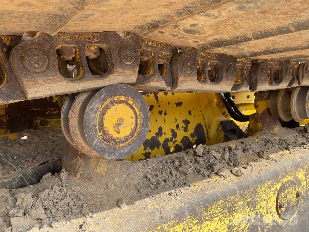 Komatsu D61PXi-24 Верижни булдозери
