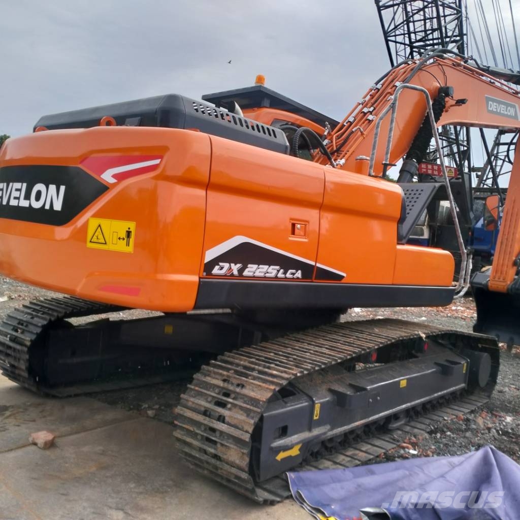 Doosan DX 225 大型油圧ショベル12t以上(パワーショベル・ユンボ)