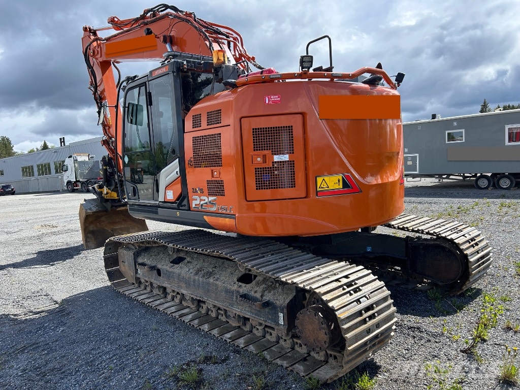 Hitachi ZX 225 USLC-7 Bandgrävare
