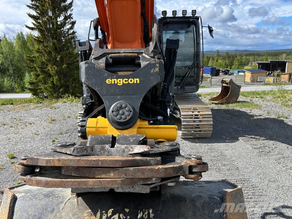 Hitachi ZX 225 USLC-7 Bandgrävare