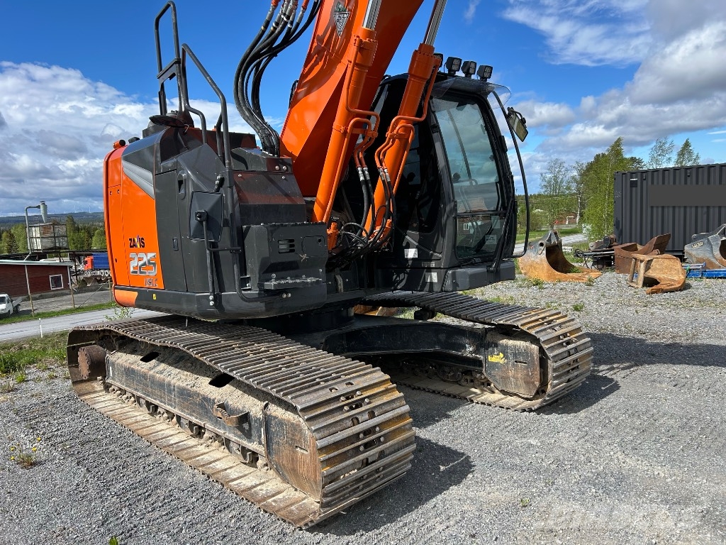 Hitachi ZX 225 USLC-7 Bandgrävare