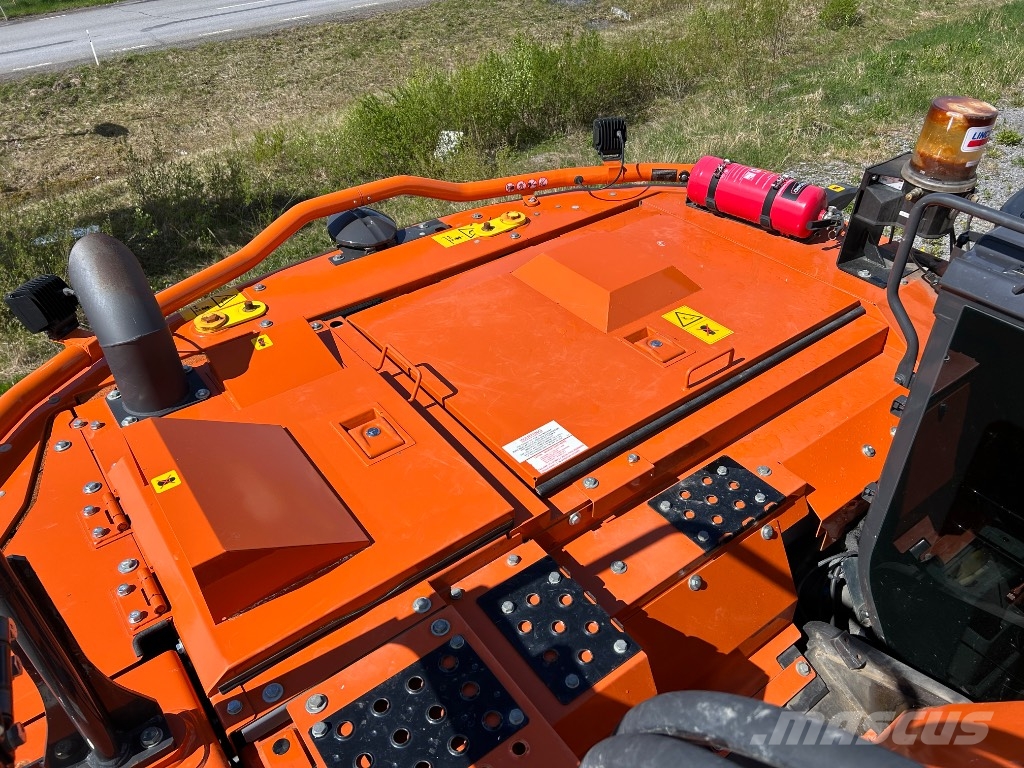 Hitachi ZX 225 USLC-7 Bandgrävare